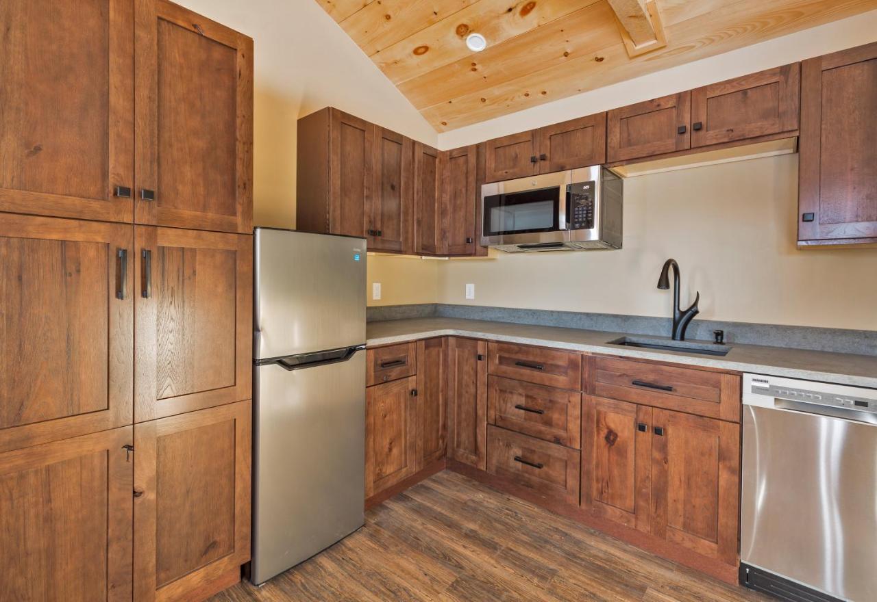 The Lodge By Sunapee Stays Bagian luar foto